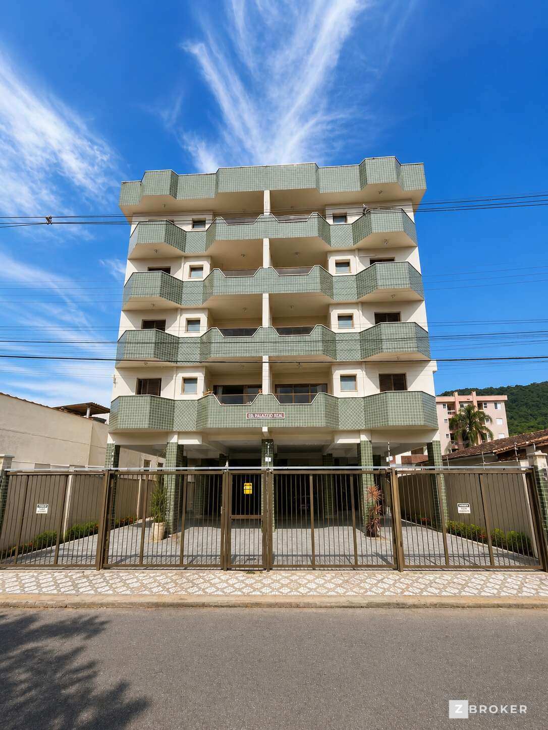 Apartamento à venda em Ubatuba, Centro, com 3 quartos, 90m² - Zbroker Imóveis